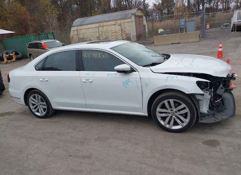 Photo 13 of 2018 Volkswagen Passat 2.0T SE (VIN 1VWBA7A35JC001200)
