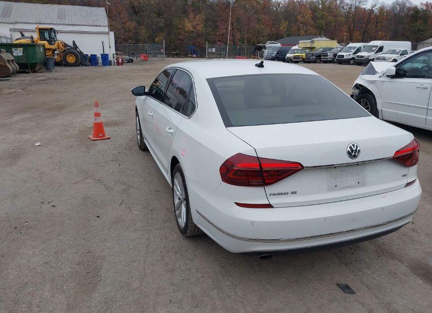Photo 3 of 2018 Volkswagen Passat 2.0T SE (VIN 1VWBA7A35JC001200)