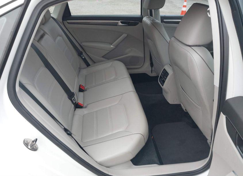 Photo 8 of 2018 Volkswagen Passat 2.0T SE (VIN 1VWBA7A35JC001200)