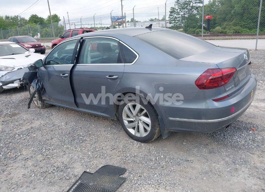Photo 3 of 2018 Volkswagen Passat 2.0T SE (VIN 1VWBA7A35JC011922)