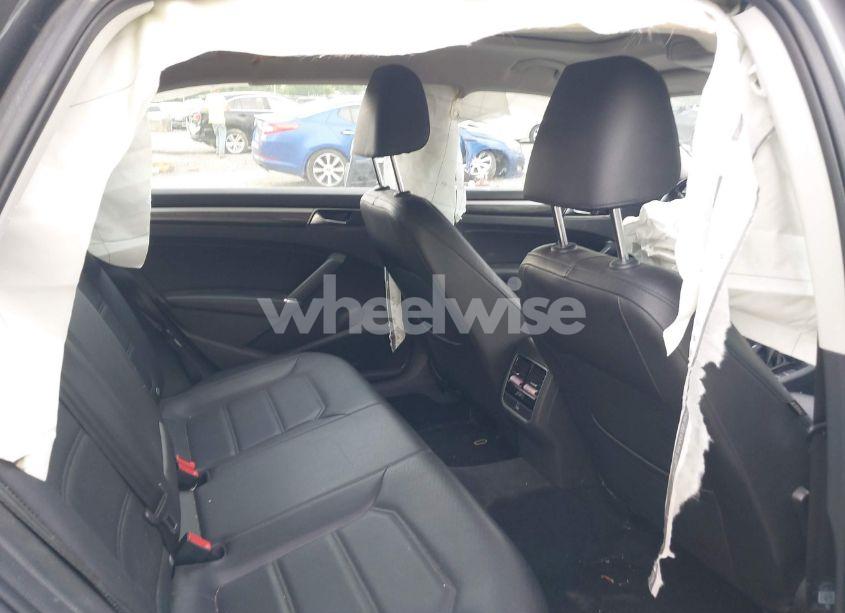 Photo 8 of 2018 Volkswagen Passat 2.0T SE (VIN 1VWBA7A35JC011922)