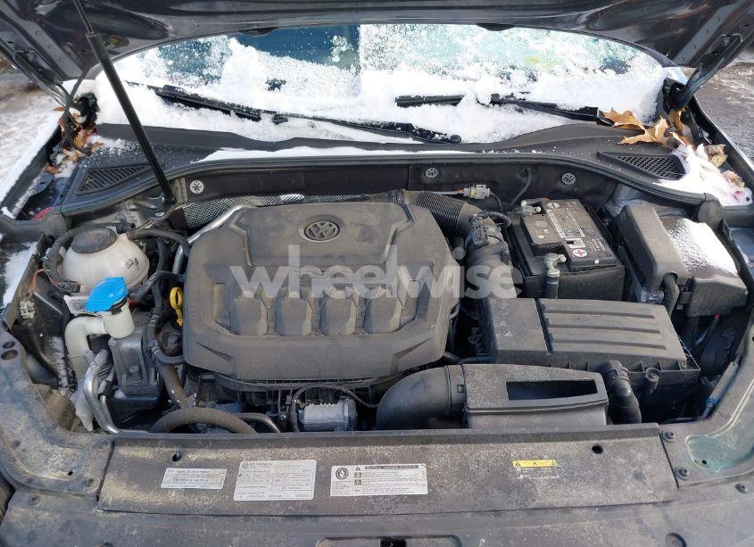 Photo 10 of 2018 Volkswagen Passat 2.0T SE (VIN 1VWBA7A35JC031071)