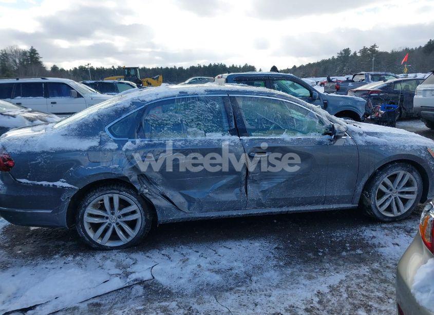 Photo 14 of 2018 Volkswagen Passat 2.0T SE (VIN 1VWBA7A35JC031071)