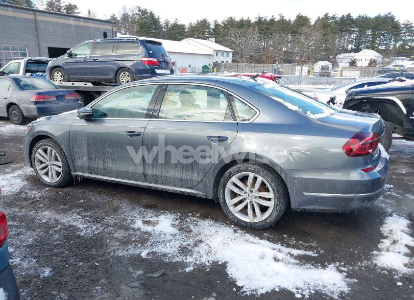 Photo 15 of 2018 Volkswagen Passat 2.0T SE (VIN 1VWBA7A35JC031071)