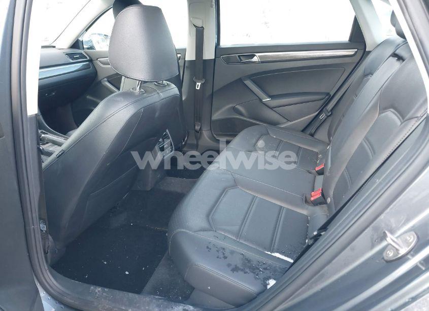 Photo 8 of 2018 Volkswagen Passat 2.0T SE (VIN 1VWBA7A35JC031071)