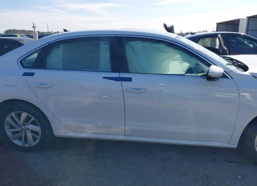 Photo 13 of 2018 Volkswagen Passat 2.0T SE (VIN 1VWBA7A35JC032267)