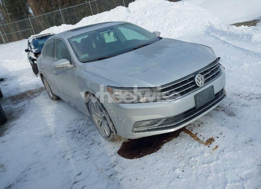 2018 Volkswagen Passat 2.0T SE (VIN 1VWBA7A36JC005949) main photo