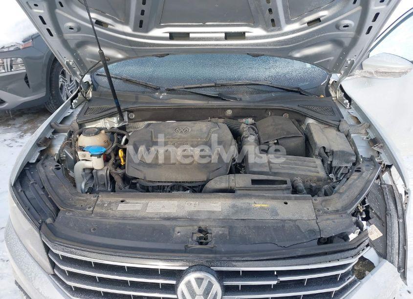 Photo 10 of 2018 Volkswagen Passat 2.0T SE (VIN 1VWBA7A36JC005949)