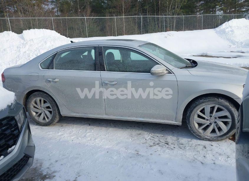 Photo 14 of 2018 Volkswagen Passat 2.0T SE (VIN 1VWBA7A36JC005949)