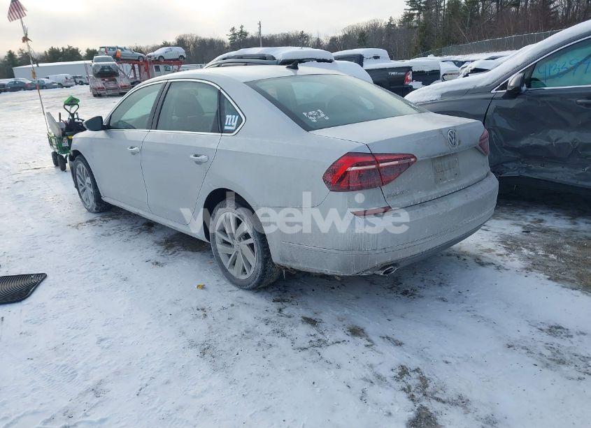 Photo 3 of 2018 Volkswagen Passat 2.0T SE (VIN 1VWBA7A36JC005949)
