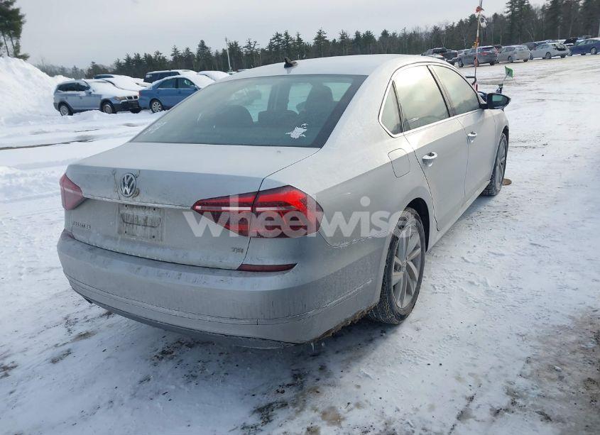 Photo 4 of 2018 Volkswagen Passat 2.0T SE (VIN 1VWBA7A36JC005949)