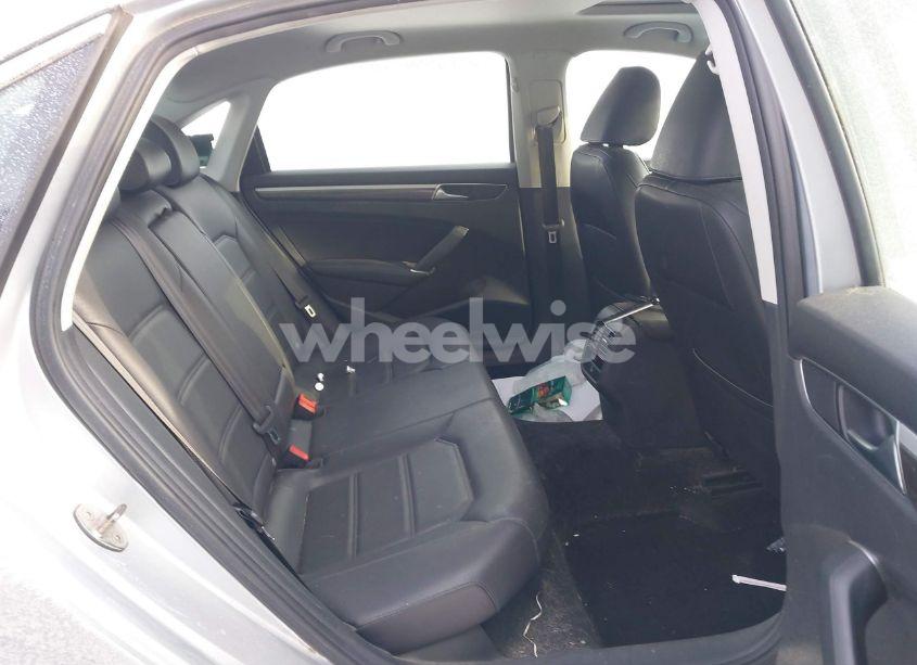 Photo 8 of 2018 Volkswagen Passat 2.0T SE (VIN 1VWBA7A36JC005949)