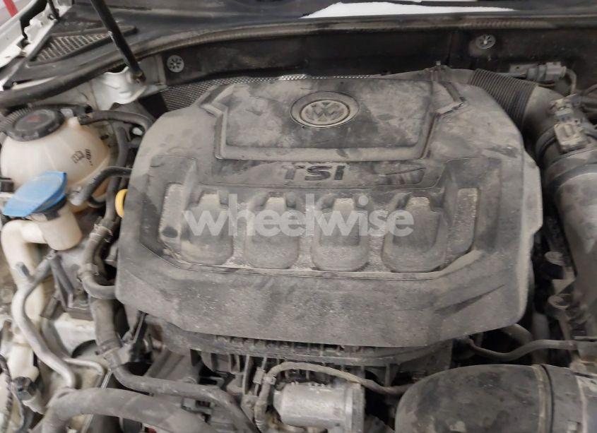 Photo 10 of 2018 Volkswagen Passat 2.0T SE (VIN 1VWBA7A36JC017146)