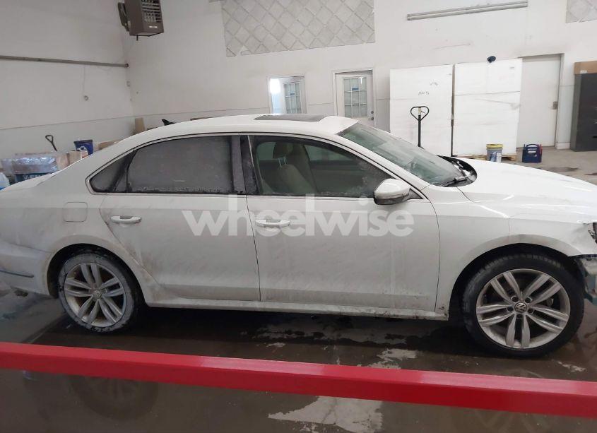 Photo 13 of 2018 Volkswagen Passat 2.0T SE (VIN 1VWBA7A36JC017146)