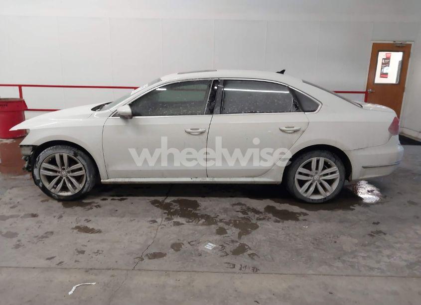 Photo 14 of 2018 Volkswagen Passat 2.0T SE (VIN 1VWBA7A36JC017146)