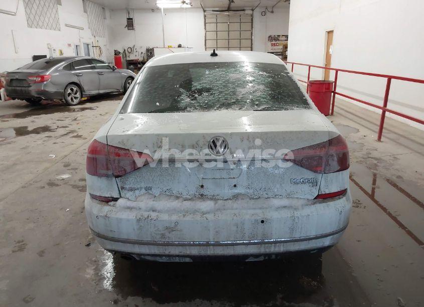 Photo 16 of 2018 Volkswagen Passat 2.0T SE (VIN 1VWBA7A36JC017146)