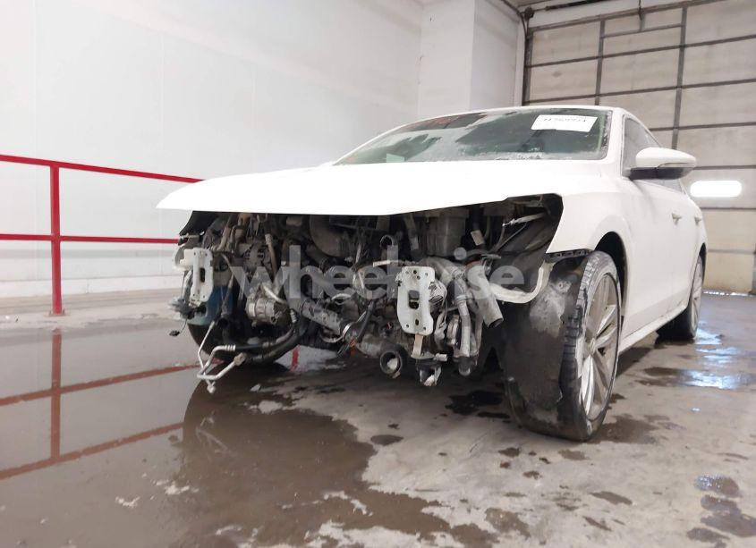 Photo 6 of 2018 Volkswagen Passat 2.0T SE (VIN 1VWBA7A36JC017146)