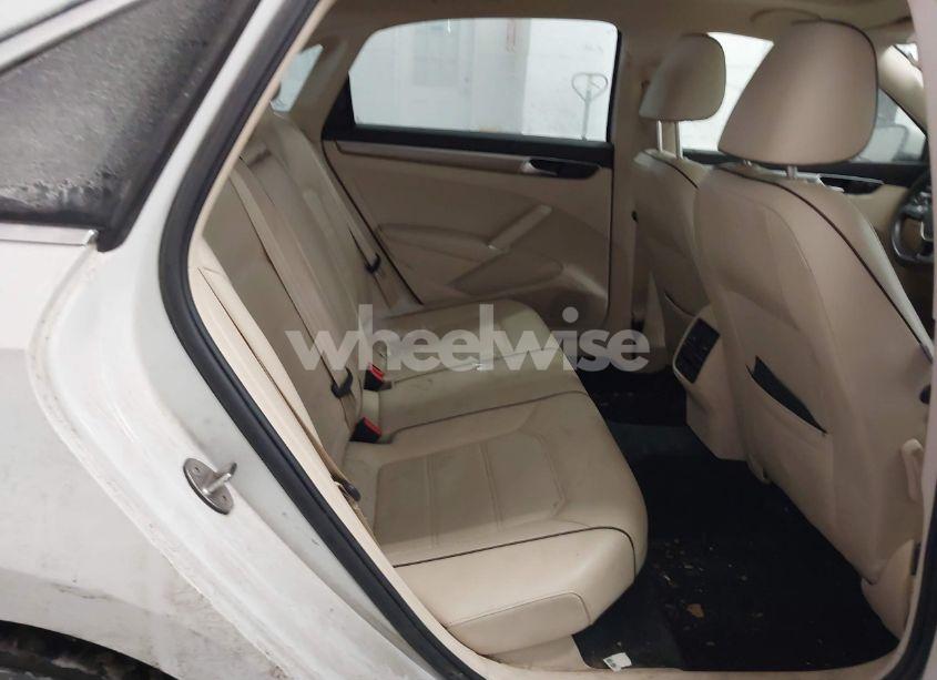 Photo 8 of 2018 Volkswagen Passat 2.0T SE (VIN 1VWBA7A36JC017146)