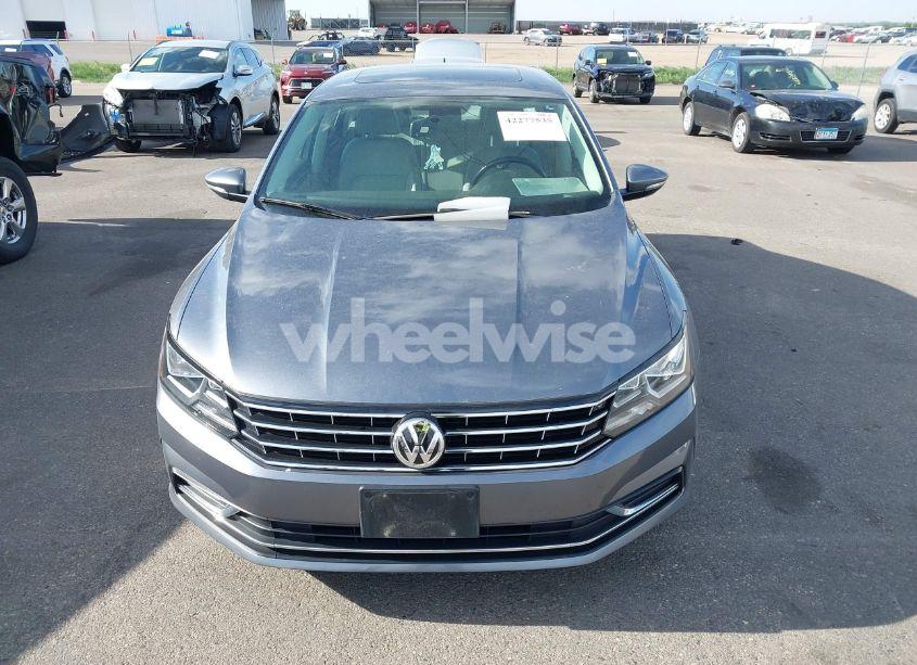 Photo 12 of 2018 Volkswagen Passat 2.0T SE (VIN 1VWBA7A36JC040815)