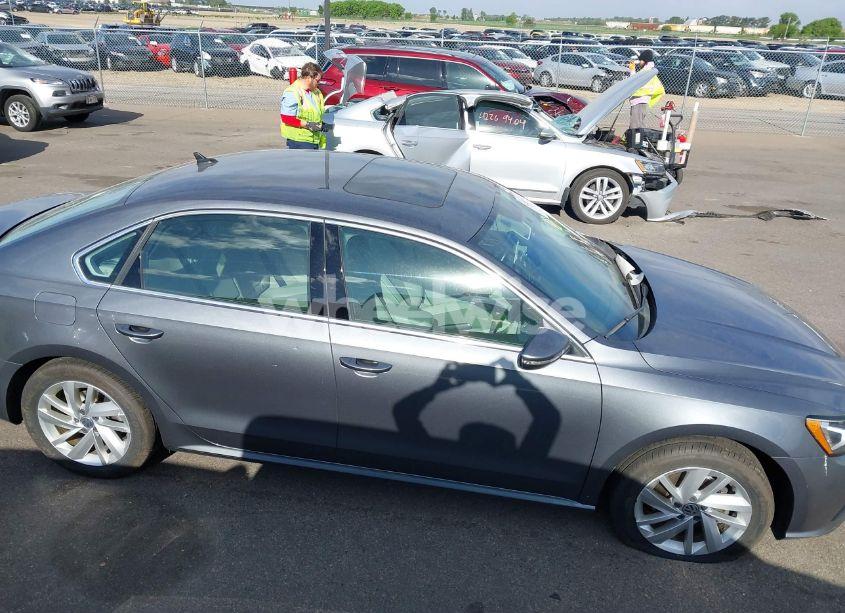 Photo 13 of 2018 Volkswagen Passat 2.0T SE (VIN 1VWBA7A36JC040815)