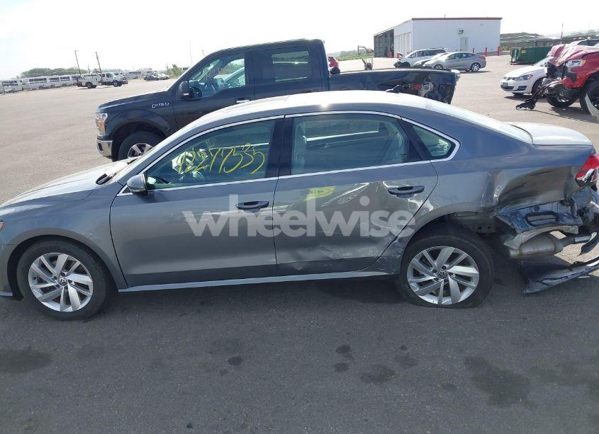 Photo 14 of 2018 Volkswagen Passat 2.0T SE (VIN 1VWBA7A36JC040815)