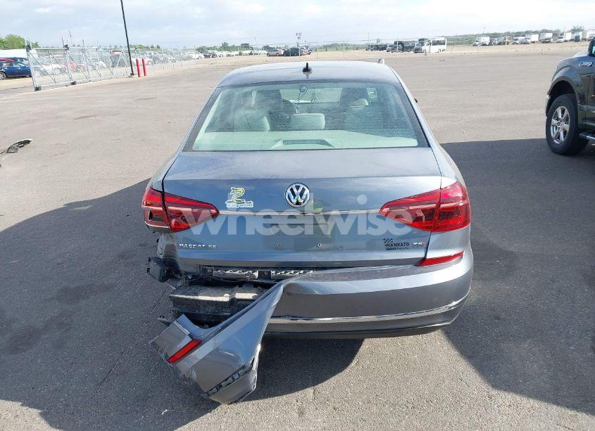 Photo 16 of 2018 Volkswagen Passat 2.0T SE (VIN 1VWBA7A36JC040815)