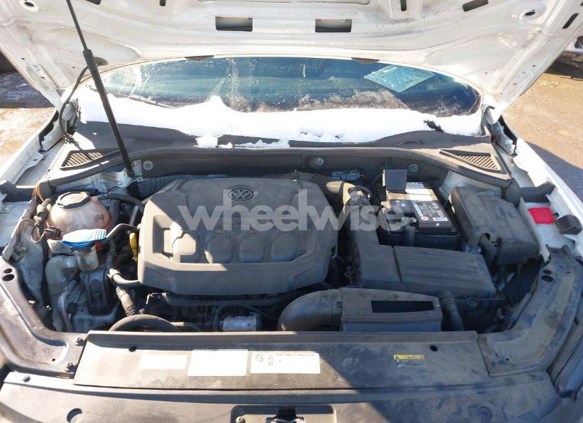 Photo 10 of 2018 Volkswagen Passat 2.0T SE (VIN 1VWBA7A36JC050177)