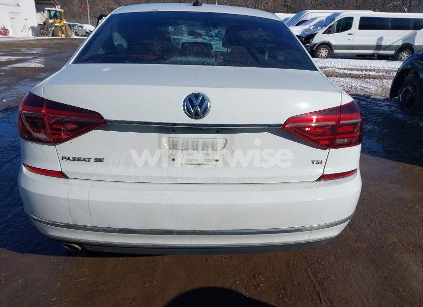 Photo 16 of 2018 Volkswagen Passat 2.0T SE (VIN 1VWBA7A36JC050177)