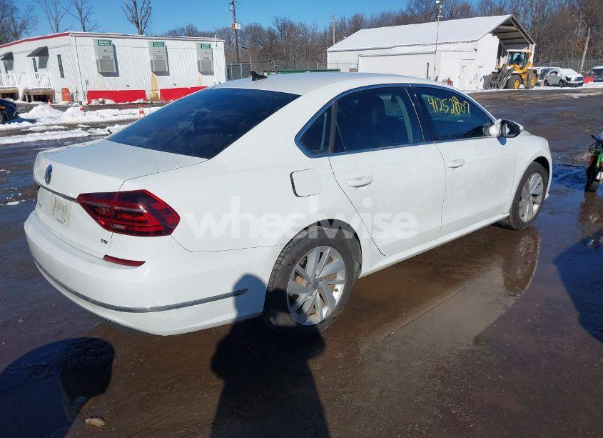 Photo 4 of 2018 Volkswagen Passat 2.0T SE (VIN 1VWBA7A36JC050177)