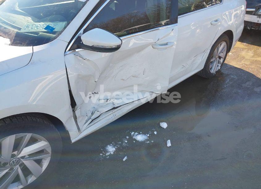 Photo 6 of 2018 Volkswagen Passat 2.0T SE (VIN 1VWBA7A36JC050177)