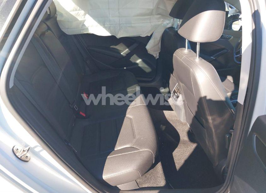 Photo 8 of 2018 Volkswagen Passat 2.0T SE (VIN 1VWBA7A36JC050177)