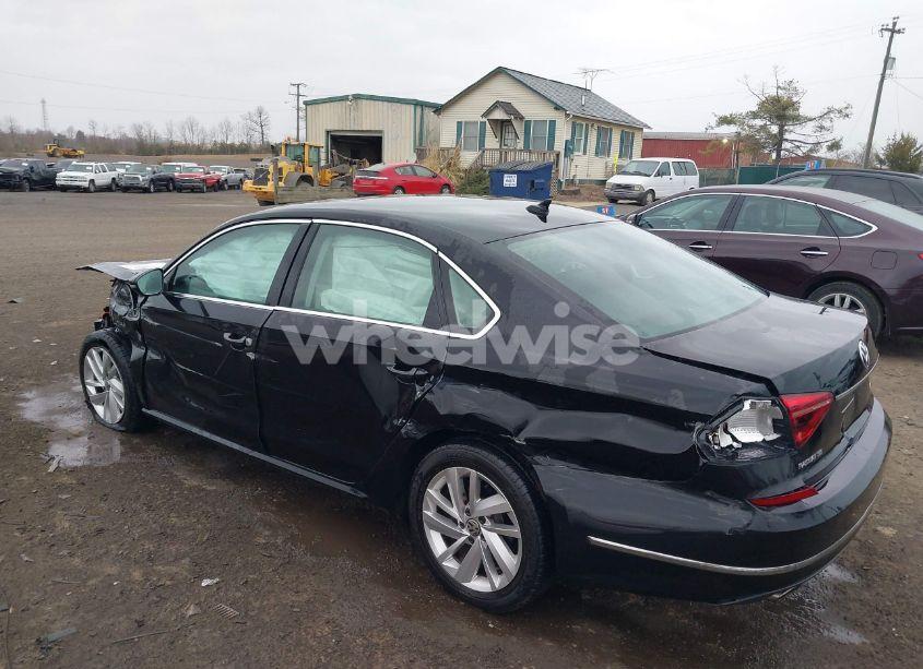 Photo 3 of 2018 Volkswagen Passat 2.0T SE (VIN 1VWBA7A37JC006446)