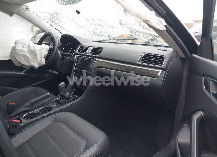 Photo 5 of 2018 Volkswagen Passat 2.0T SE (VIN 1VWBA7A37JC006446)