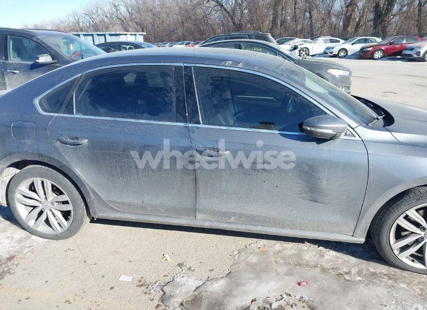 Photo 13 of 2018 Volkswagen Passat 2.0T SE (VIN 1VWBA7A37JC008536)