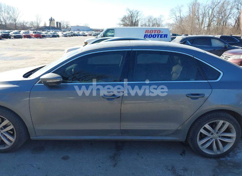 Photo 14 of 2018 Volkswagen Passat 2.0T SE (VIN 1VWBA7A37JC008536)