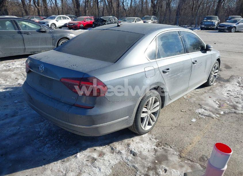 Photo 4 of 2018 Volkswagen Passat 2.0T SE (VIN 1VWBA7A37JC008536)