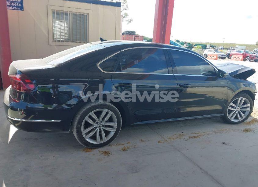 Photo 14 of 2018 Volkswagen Passat 2.0T SE (VIN 1VWBA7A37JC030407)