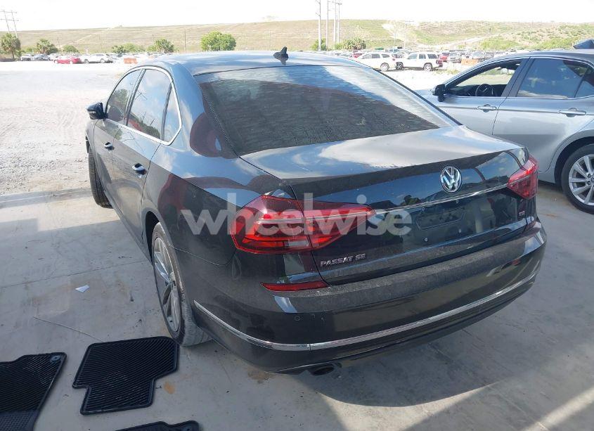 Photo 3 of 2018 Volkswagen Passat 2.0T SE (VIN 1VWBA7A37JC030407)