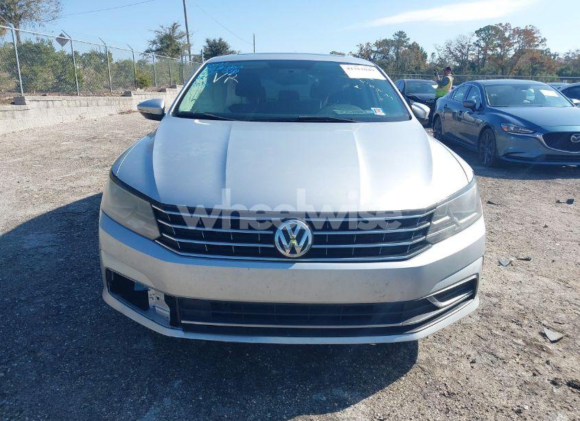 Photo 11 of 2018 Volkswagen Passat 2.0T SE (VIN 1VWBA7A38JC006083)