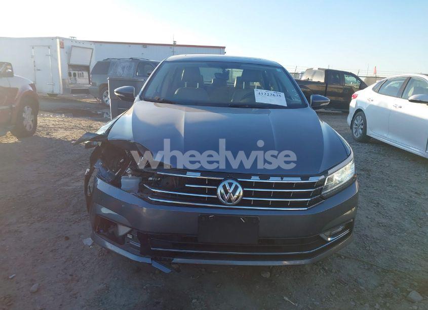 Photo 12 of 2018 Volkswagen Passat 2.0T SE (VIN 1VWBA7A38JC007086)