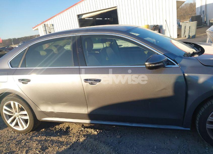 Photo 13 of 2018 Volkswagen Passat 2.0T SE (VIN 1VWBA7A38JC007086)