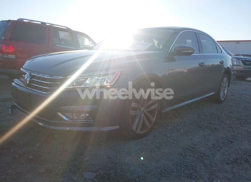 Photo 2 of 2018 Volkswagen Passat 2.0T SE (VIN 1VWBA7A38JC007086)