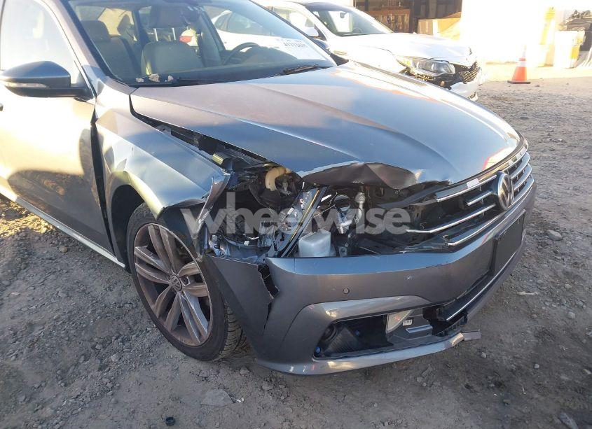 Photo 6 of 2018 Volkswagen Passat 2.0T SE (VIN 1VWBA7A38JC007086)