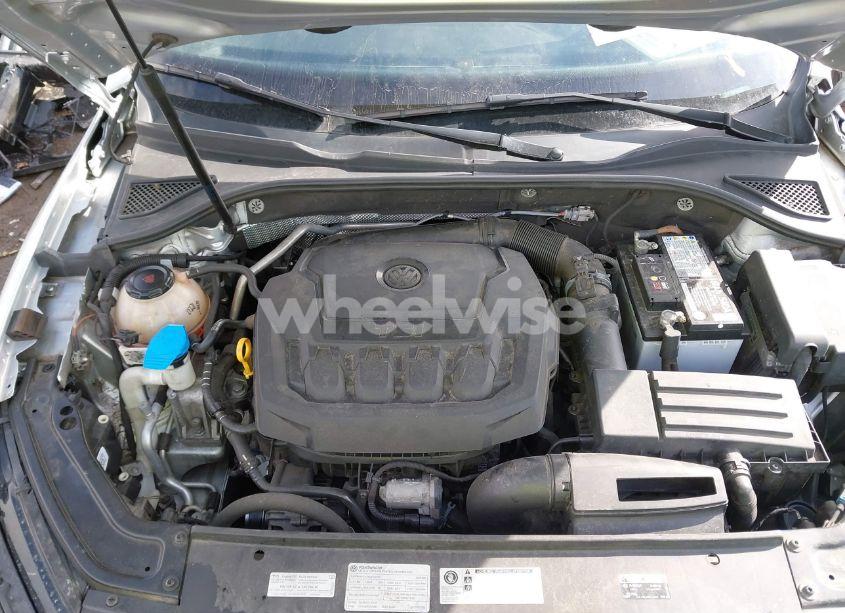 Photo 10 of 2018 Volkswagen Passat 2.0T SE (VIN 1VWBA7A38JC009419)