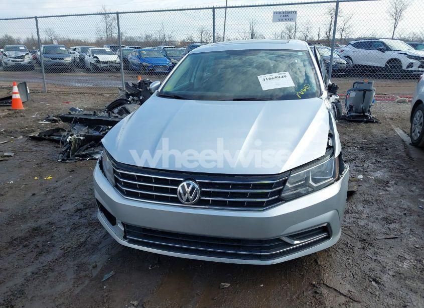 Photo 12 of 2018 Volkswagen Passat 2.0T SE (VIN 1VWBA7A38JC009419)