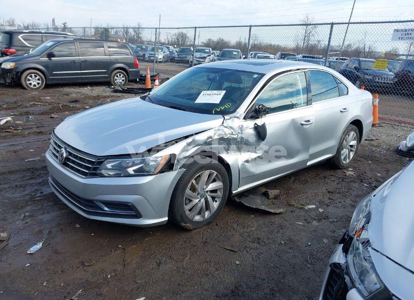 Photo 2 of 2018 Volkswagen Passat 2.0T SE (VIN 1VWBA7A38JC009419)