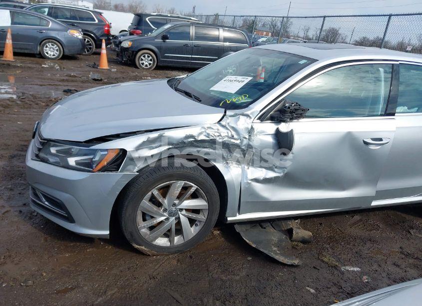 Photo 6 of 2018 Volkswagen Passat 2.0T SE (VIN 1VWBA7A38JC009419)