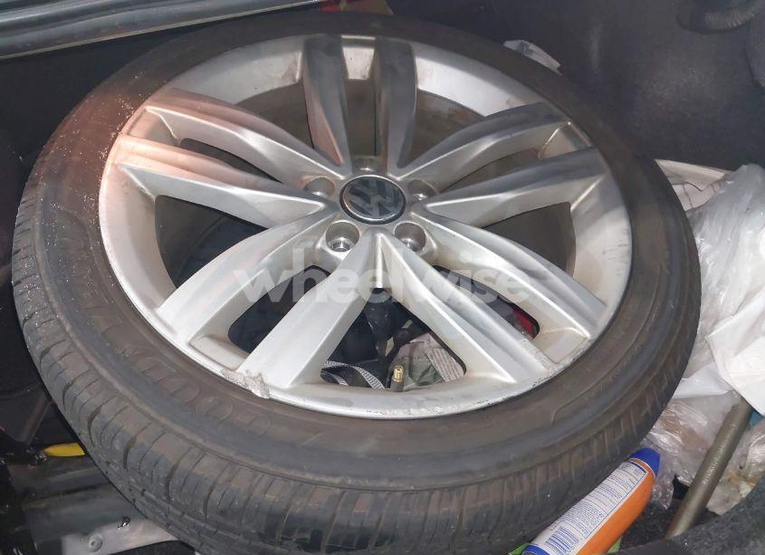 Photo 12 of 2018 Volkswagen Passat 2.0T SE (VIN 1VWBA7A38JC032988)