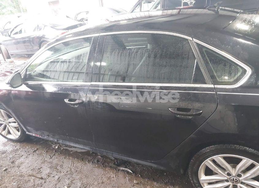 Photo 15 of 2018 Volkswagen Passat 2.0T SE (VIN 1VWBA7A38JC032988)