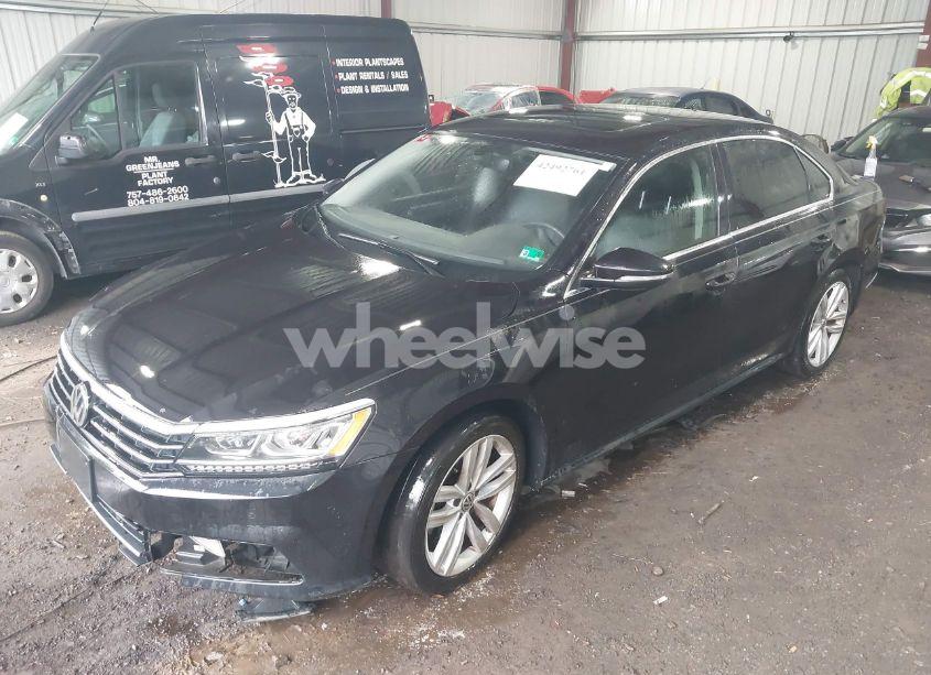 Photo 2 of 2018 Volkswagen Passat 2.0T SE (VIN 1VWBA7A38JC032988)